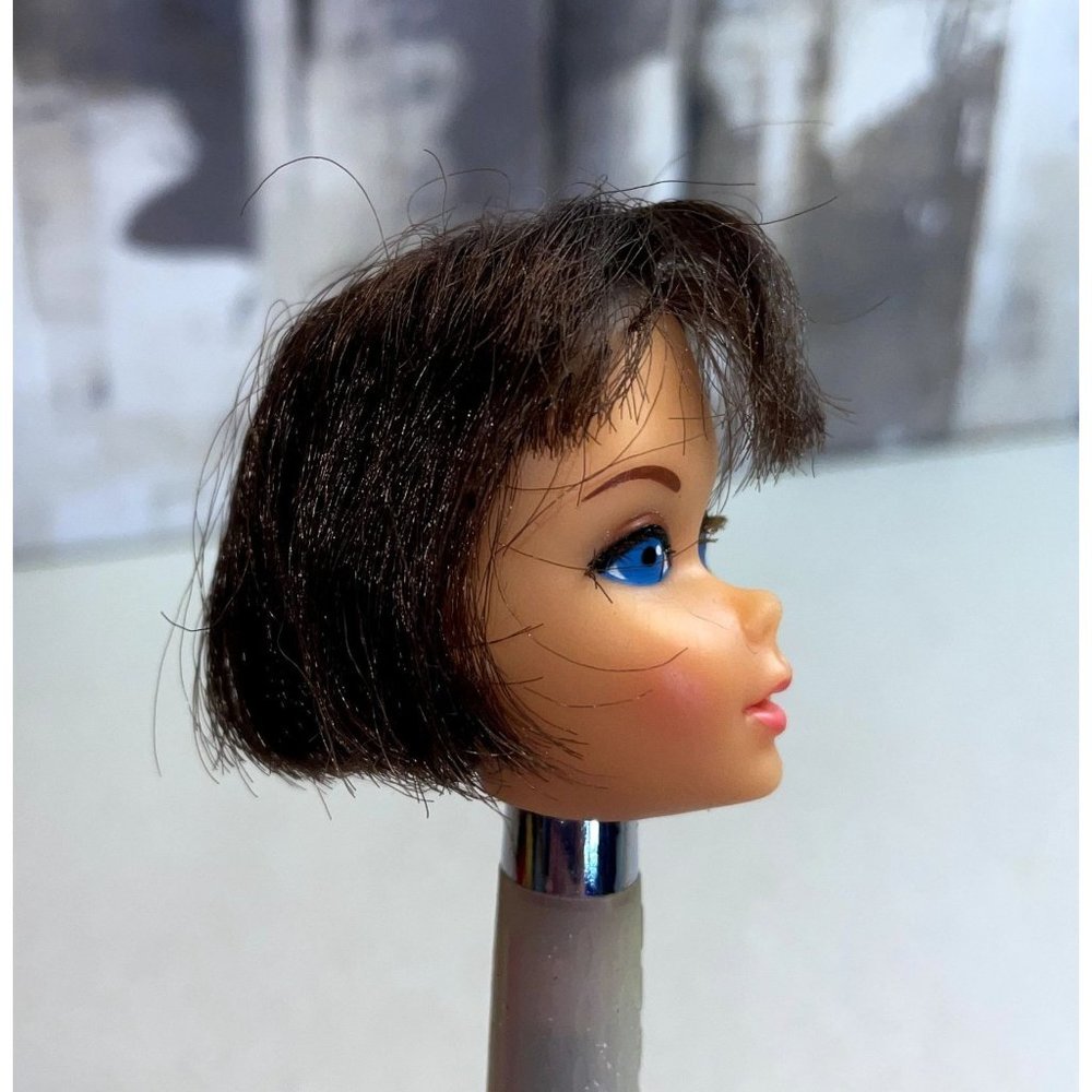 Vintage Barbie Head Only Mod Brunette Fair Skin Bobbed Bob Haircut Replacement 1